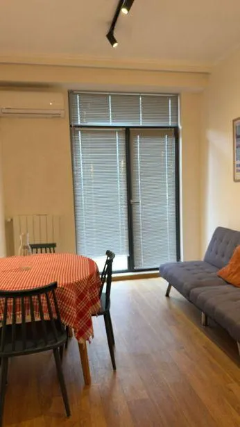 Квартира, 3-комн., 57 м²