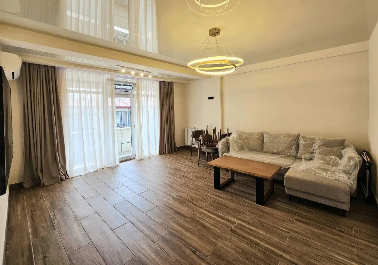 Квартира, 2-комн., 65 м²