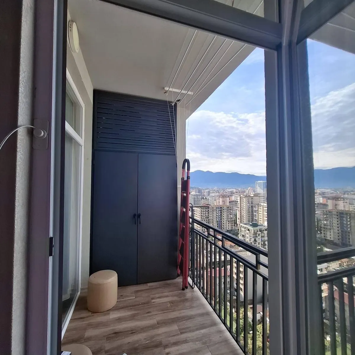 Квартира, 3-комн., 60 м², Middle House