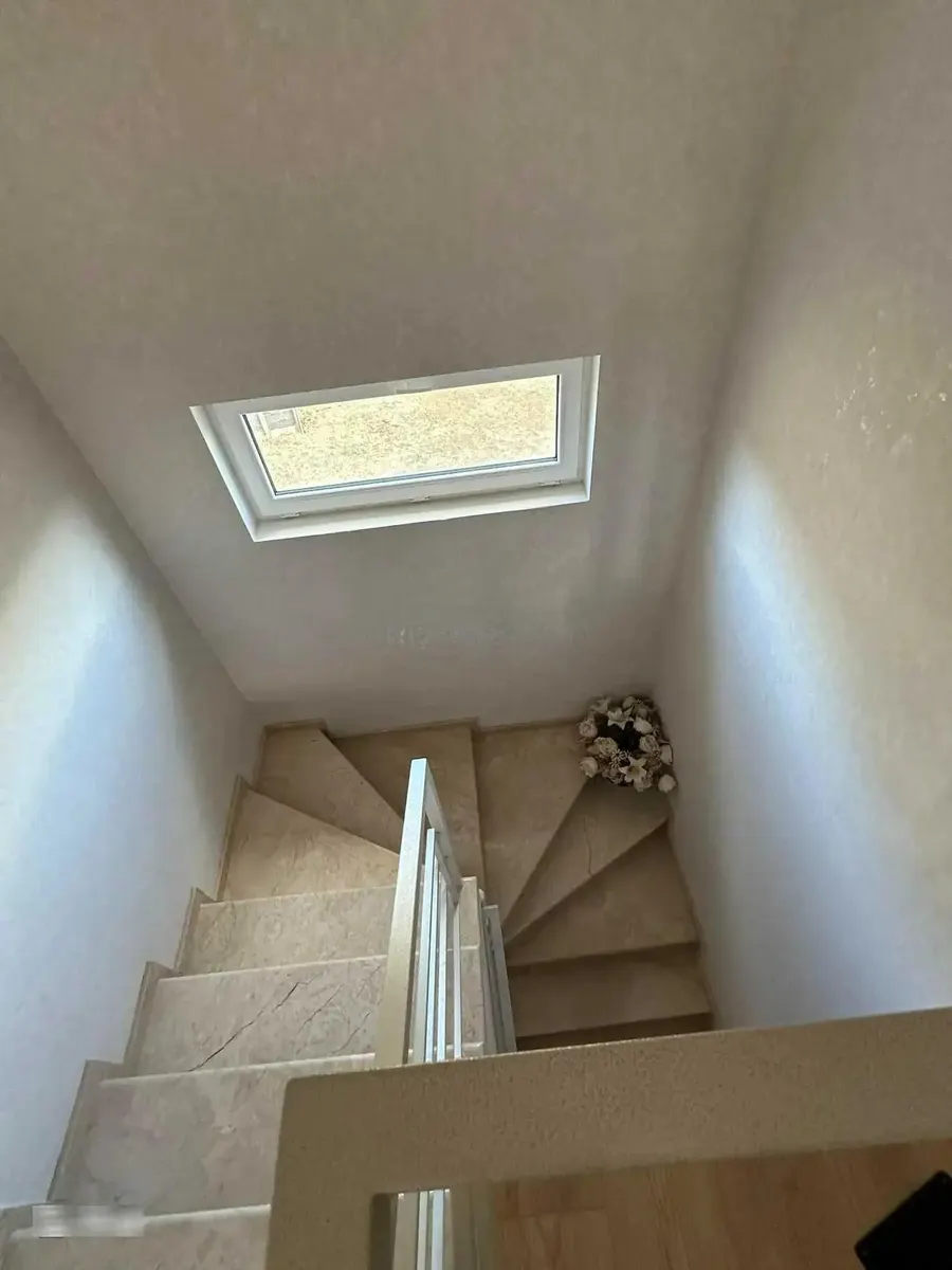 Дом, 7-комн., 330 м²