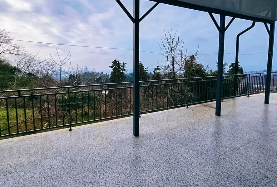 House, 4-room, 250 m²