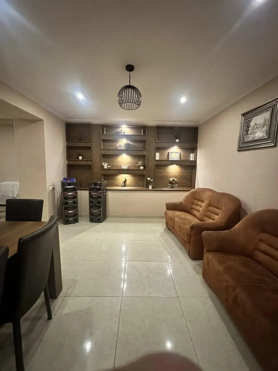 House, 6-room, 252 m²