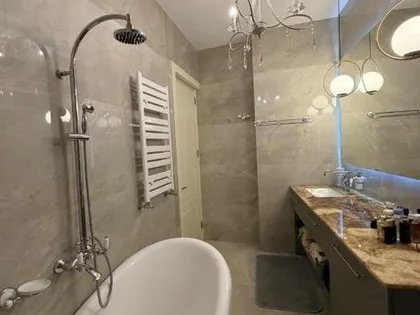 Квартира, 3-комн., 95 м²
