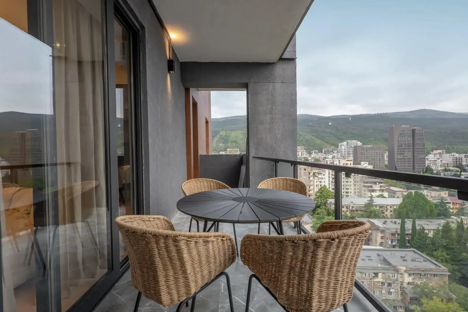 Квартира, 4-комн., 143 м²