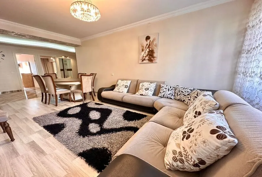 Apartment, 5-room, 130 m²