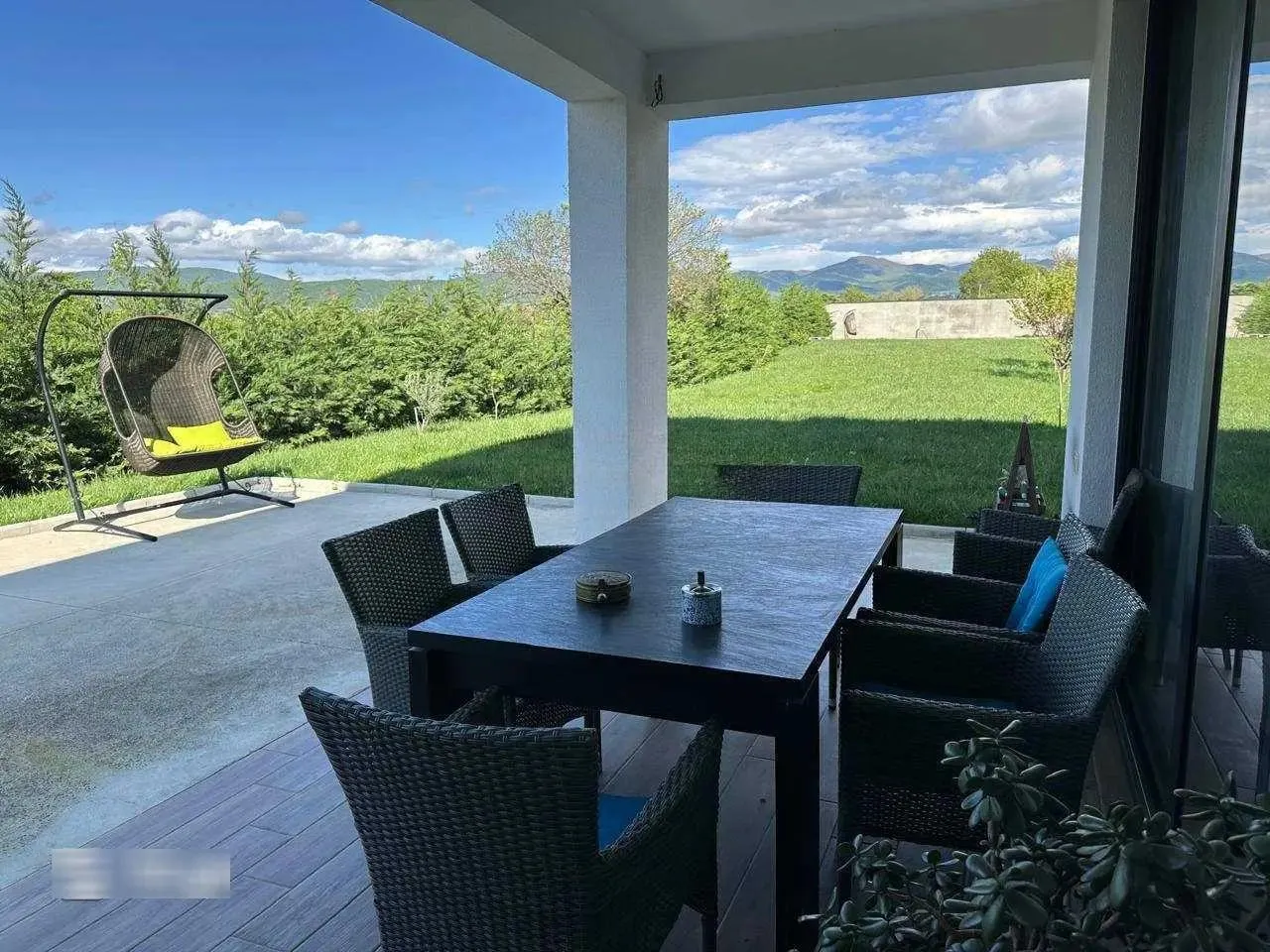 Дом, 10-комн., 300 м²