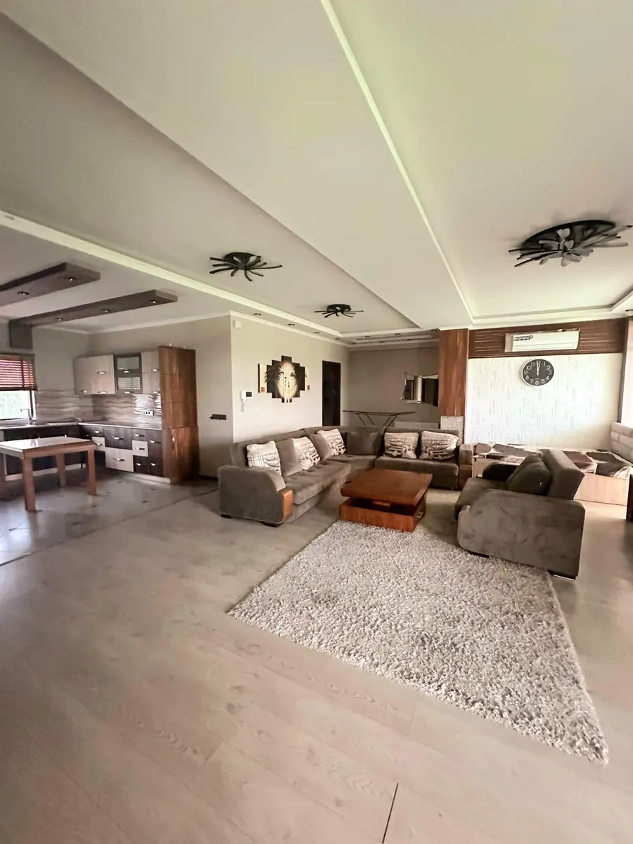 House, 6-room, 600 m²