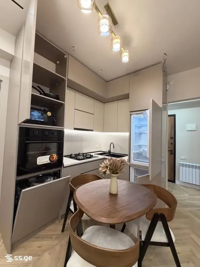 Apartment, 3-room, 65 m², High Tower