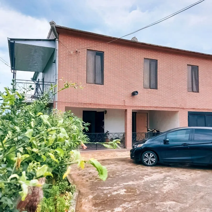 House, 4-room, 250 m²