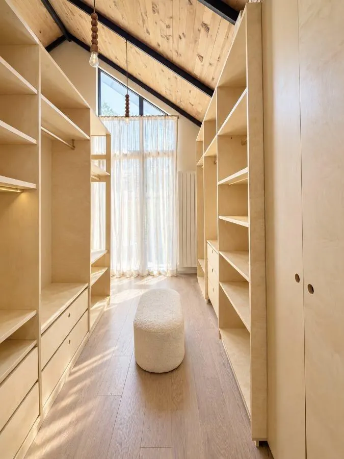 Дом, 5-комн., 260 м²