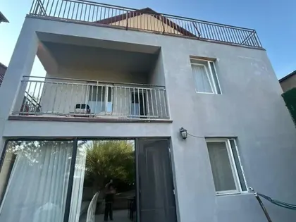 Дом, 6-комн., 220 м²