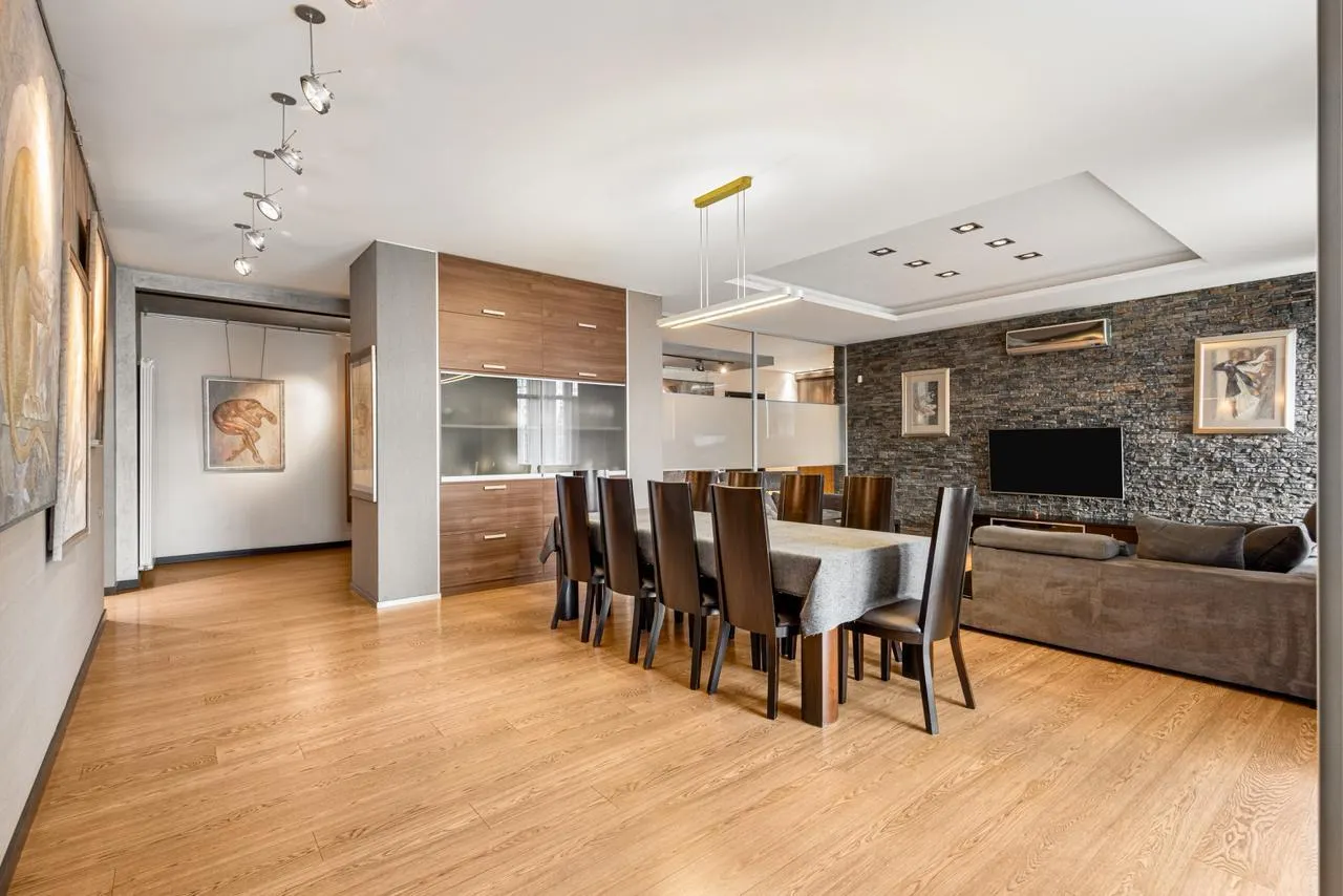 Квартира, 5-комн., 246 м²