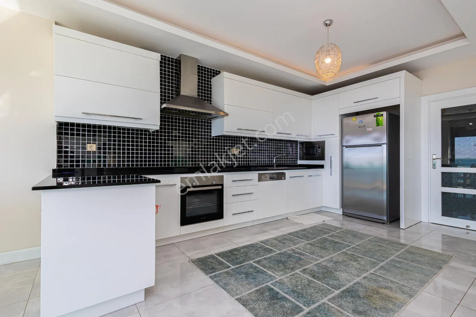 Apartment, 4-room, 160 m²