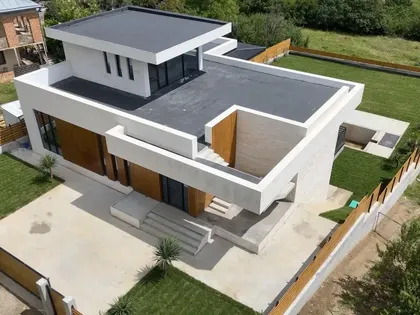 Дом, 10-комн., 700 м²
