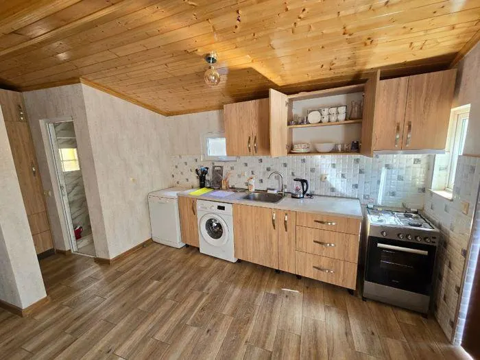 House, 4-room, 90 m²