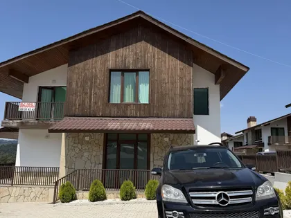 House, 4-room, 400 m²