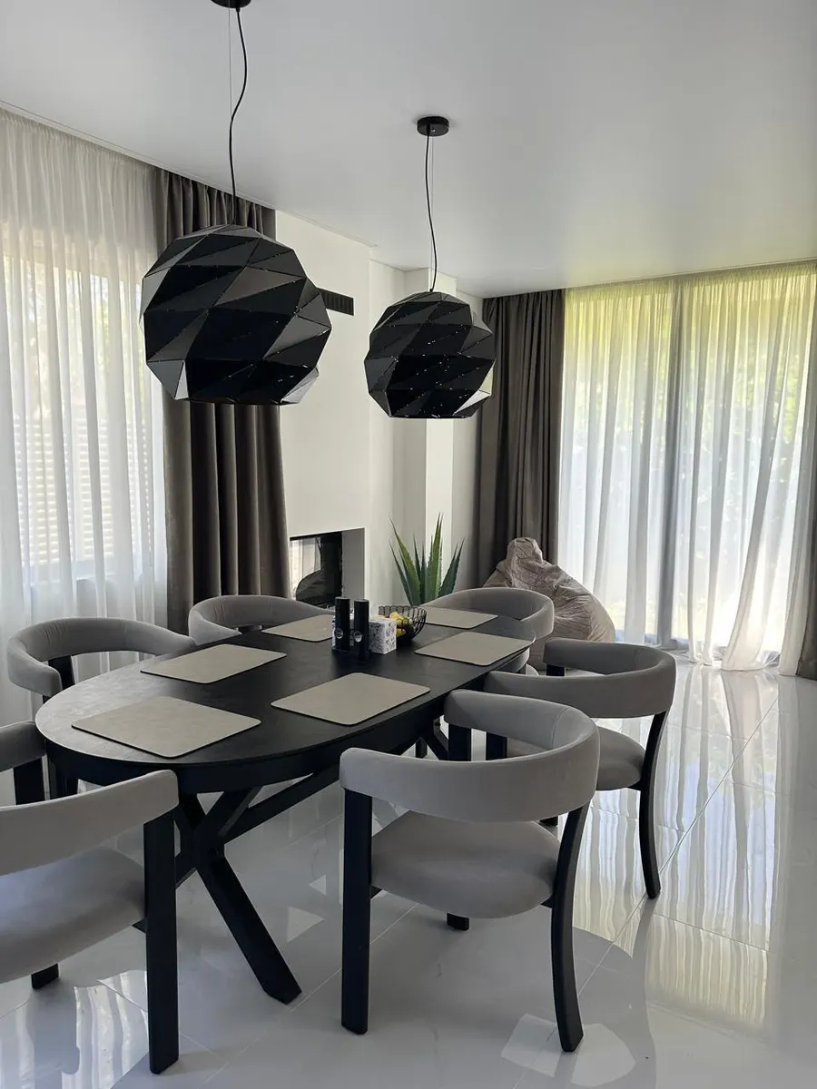 Дом, 4-комн., 220 м²