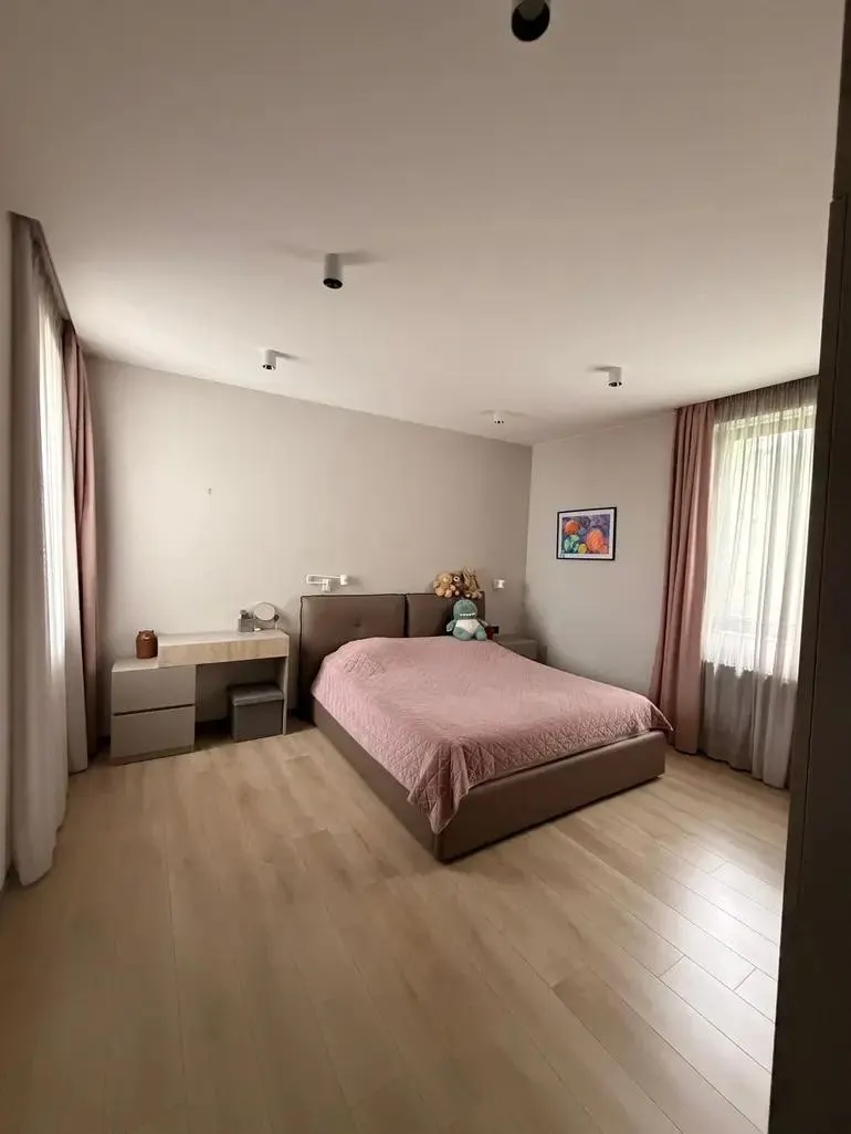 Дом, 6-комн., 355 м²