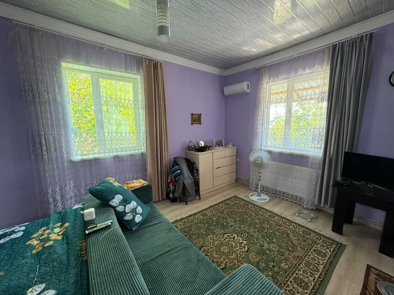 House, 4-room, 200 m²