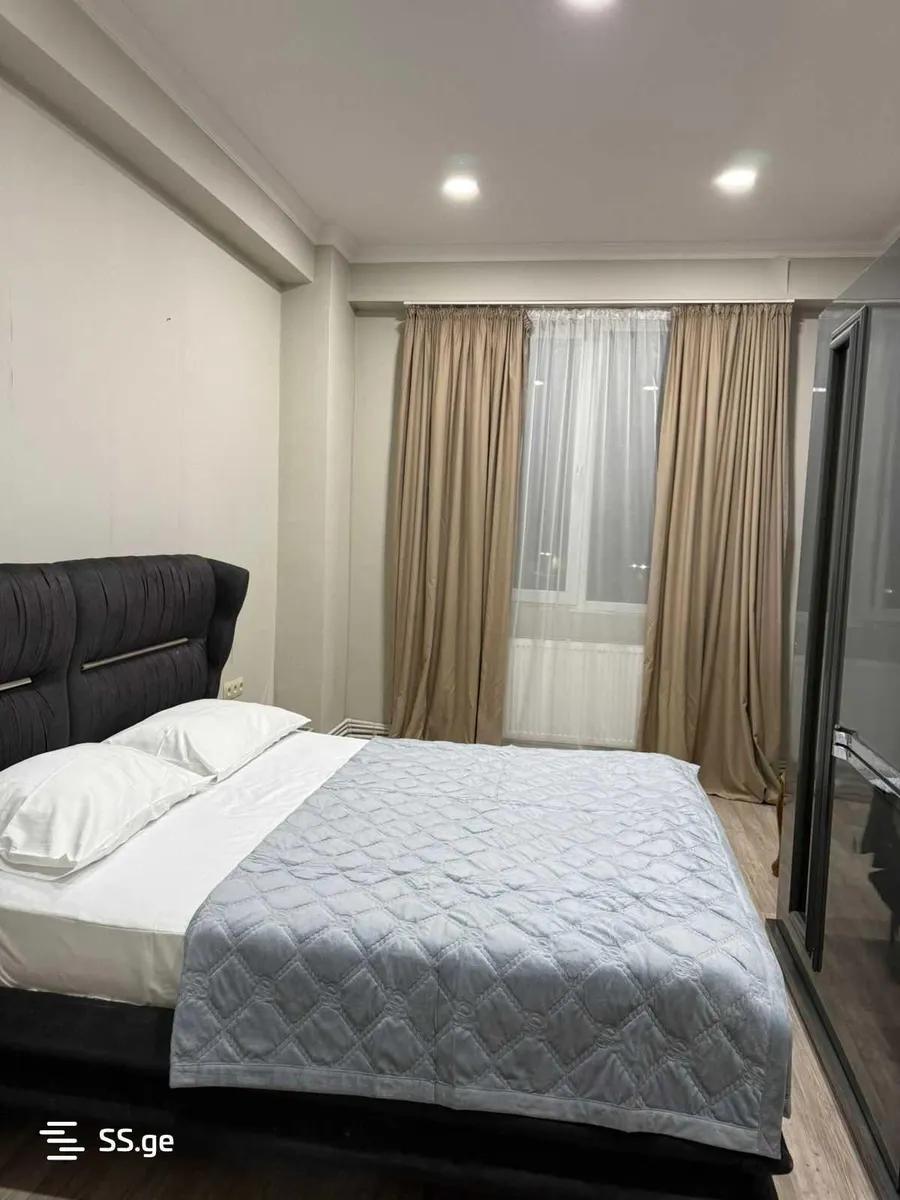 ბინა, 4-ოთახიანი, 150 მ², West House