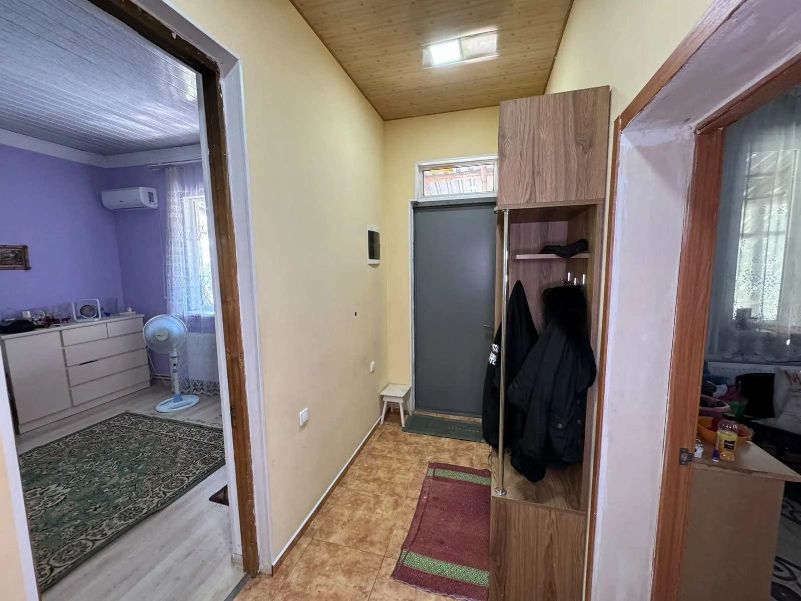 House, 4-room, 200 m²