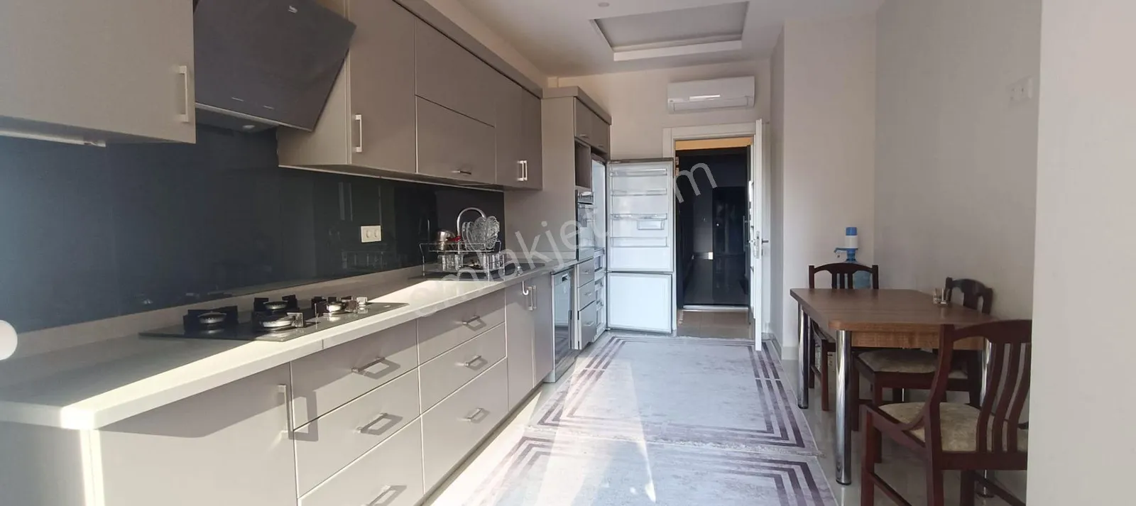 Apartment, 4-room, 145 m²