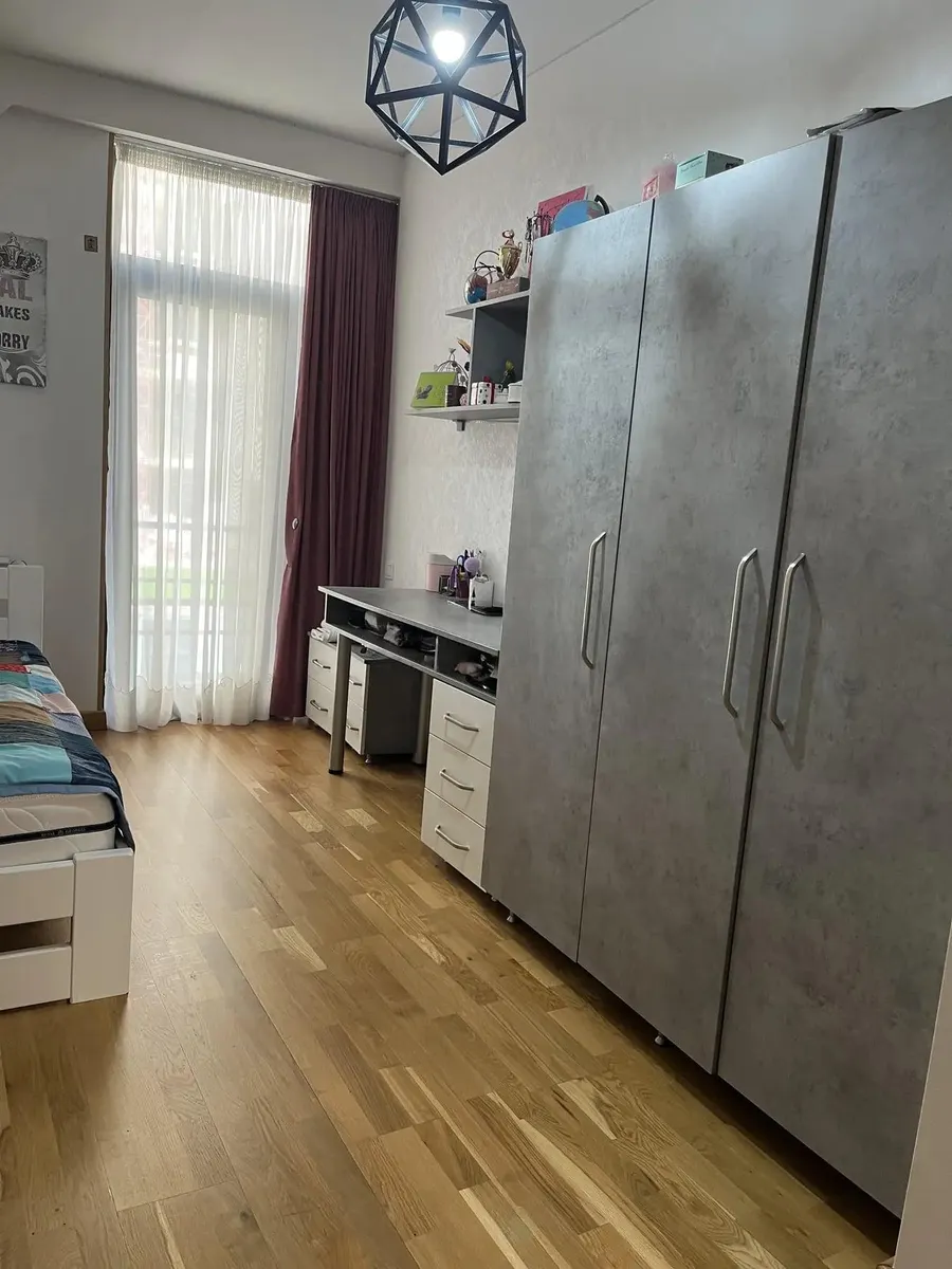 House, 5-room, 223 m²