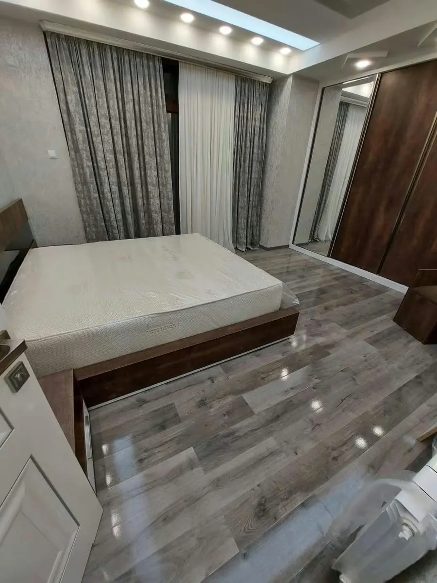 Квартира, 3-комн., 95 м²