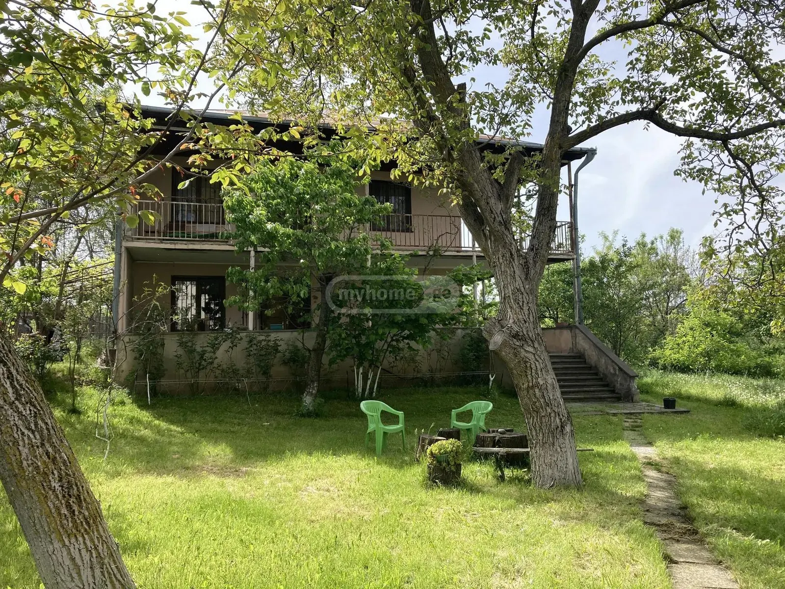 House, 5-room, 310 m²