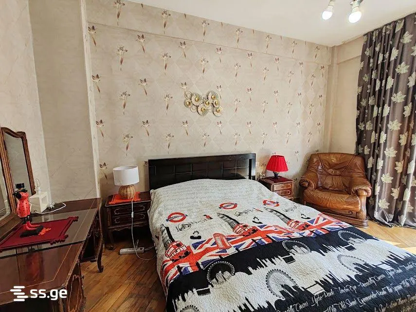 Квартира, 3-комн., 85 м²