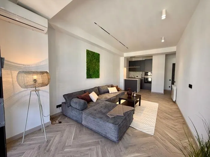Квартира, 2-комн., 65 м²