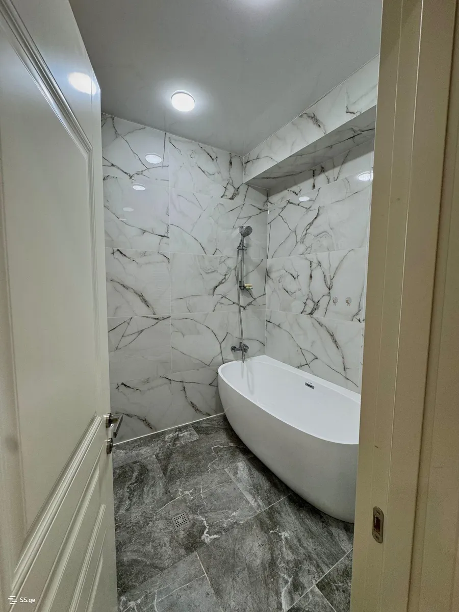 Квартира, 3-комн., 100 м²